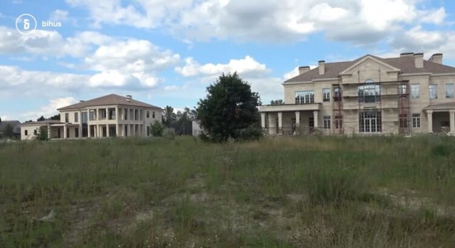 Пісок із цвинтаря для будівництва «Династії» возила техніка міського голови Українки_2