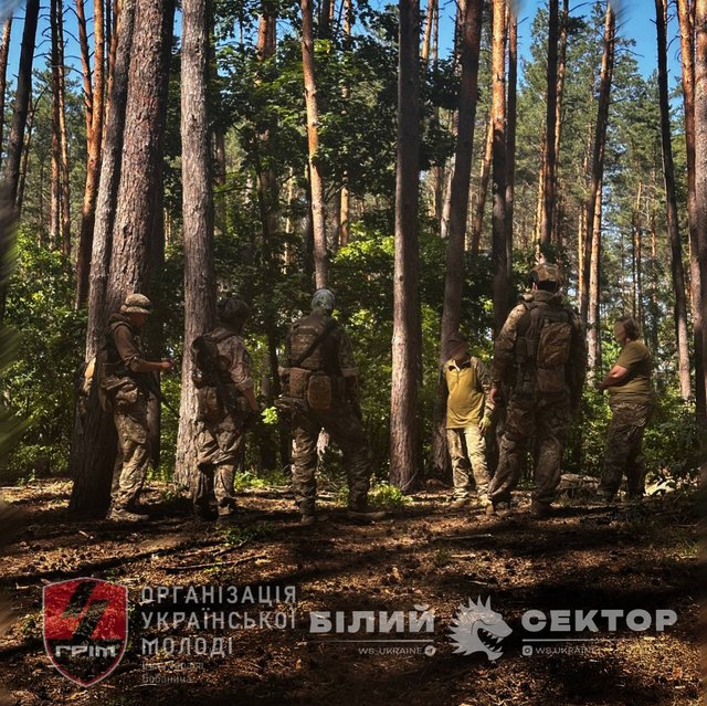 ОУМ «ГРІМ» і «Білий сектор» провели дводенний всеукраїнський вишкіл_3
