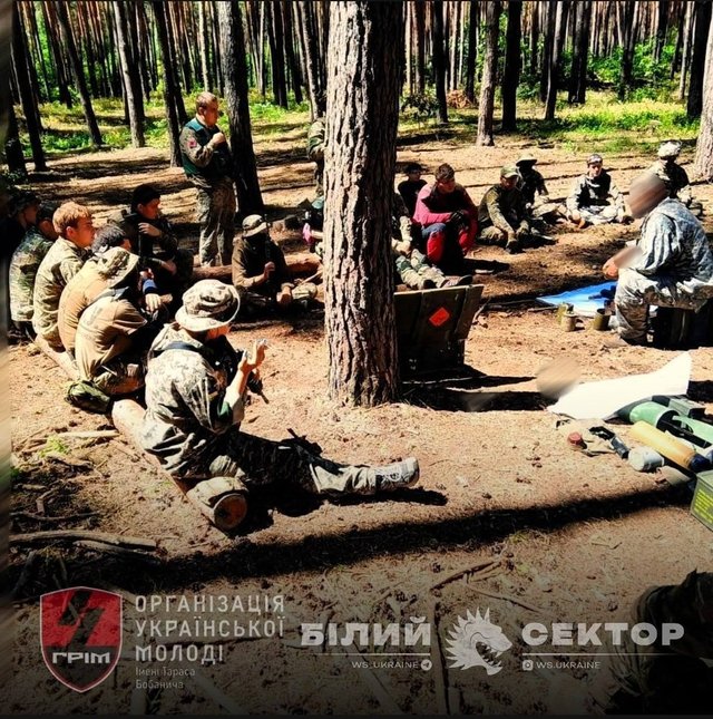 ОУМ «ГРІМ» і «Білий сектор» провели дводенний всеукраїнський вишкіл_6