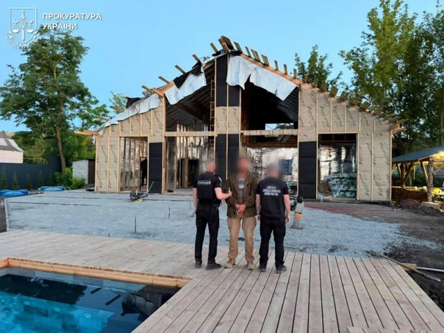 Замість служби – будівництво приватного будинку_1