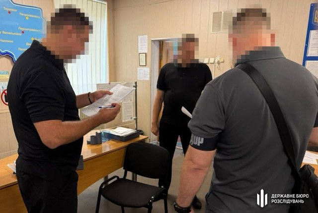 Правоохоронці прийшли з обшуками до понад 100 ТЦК по всій Україні_4
