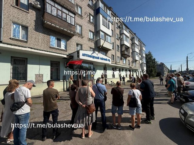 У Кременчуці ветерани та побратими зібралися біля суду на підтримку Олександра Оловаренка_3