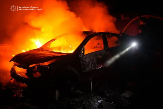 росіяни вбили 6 людей під час атаки на Запоріжжя ракетами та керованими авіабомбами_2