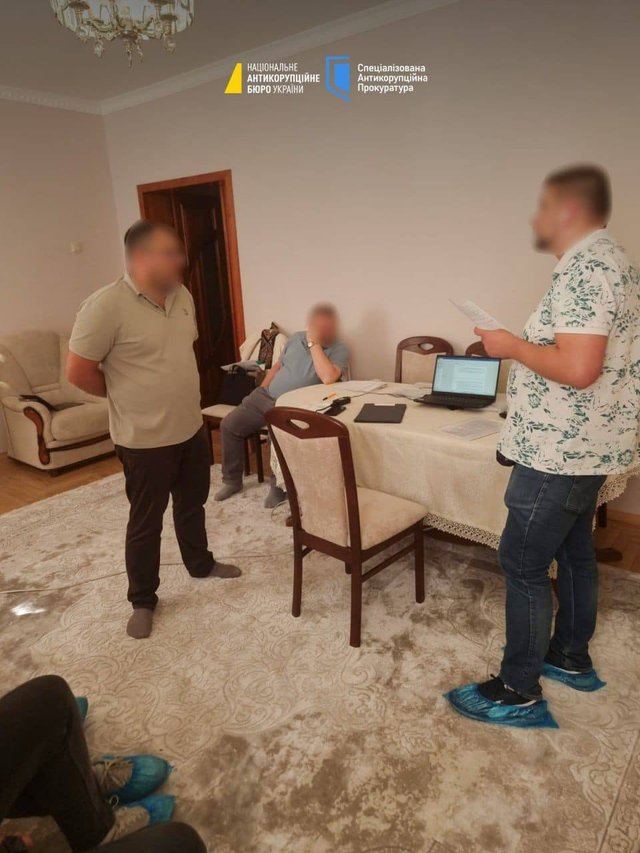 НАБУ і САП підозрюють посадовців податкової на Тернопольщині в отриманні хабарів від бізнесу_2