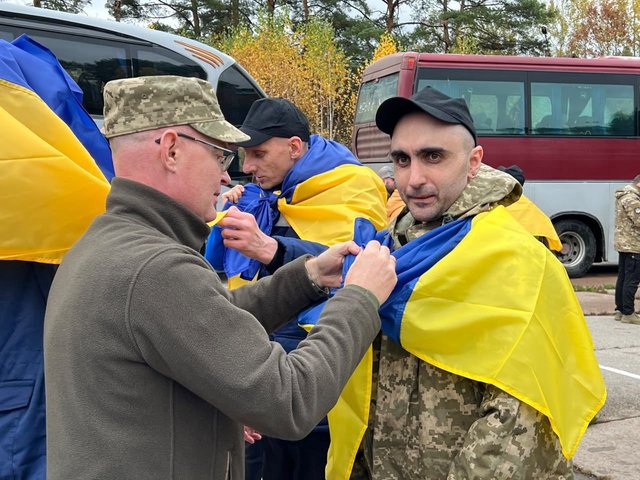 В Україну з полону повернули 270 українців_5