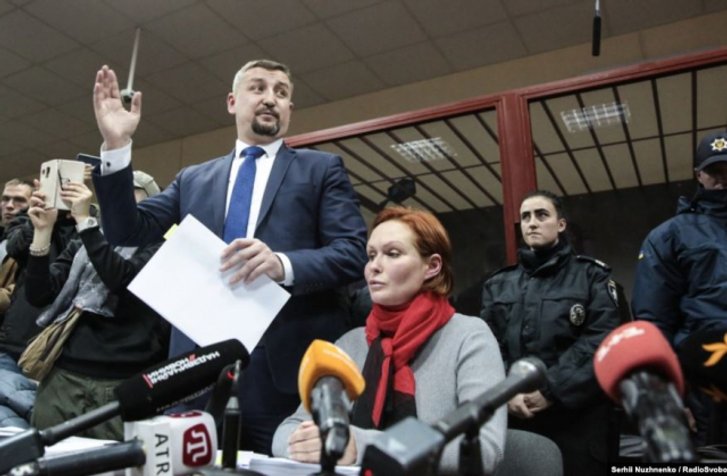 Адвокат Влад Добош разом із Юлією Кузьменко Адвокат Влад Добош разом із Юлією Кузьменко