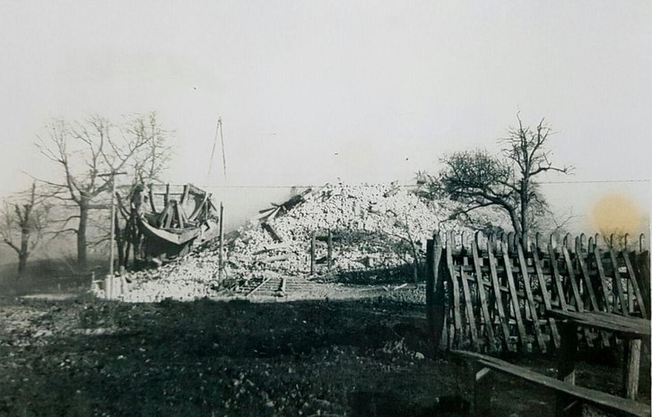 Уламки Успенської церкви. Ймовірно, 1970 рік Уламки Успенської церкви. Ймовірно, 1970 рік
