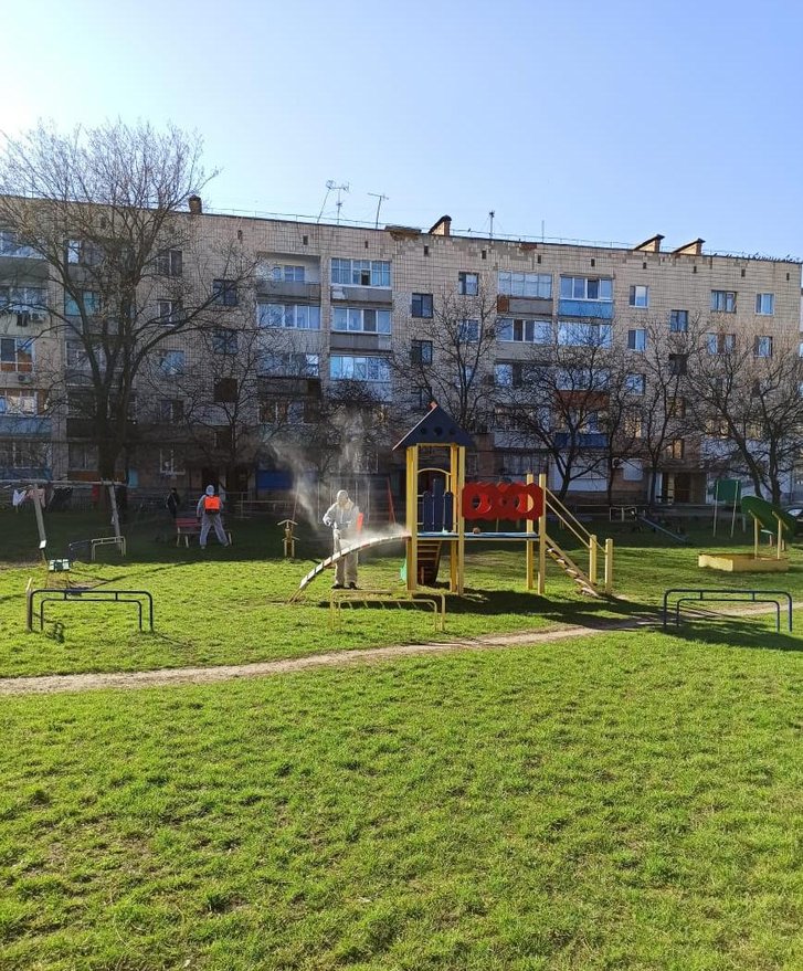 Обробка дитячого майданчика в Гадячі на Полтавщині Обробка дитячого майданчика в Гадячі на Полтавщині