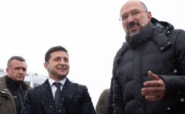 Уряд Зеленського-Шмигаля заборонив українцям виїжджати з країни на заробітки_1