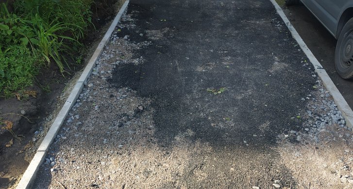 Оновлення тротуару на вулиці Квітуча Оновлення тротуару на вулиці Квітуча