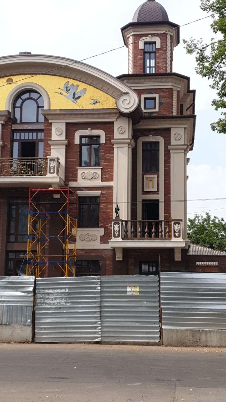 Солярні символи у центрі Полтави налякали «ліберальних» журналістів_1