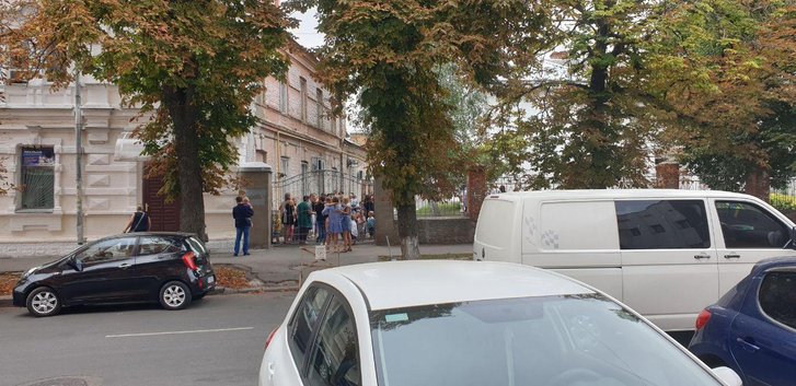 Триває евакуація вихованців дитсадка Триває евакуація вихованців дитсадка