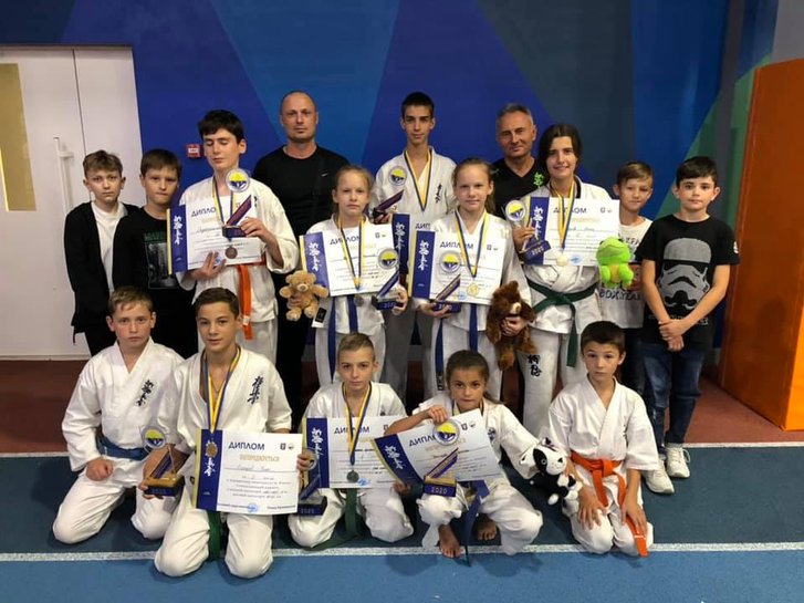 Юні каратисти Полтавщини продемонстрували свою майстерність на чемпіонаті в Києві_2