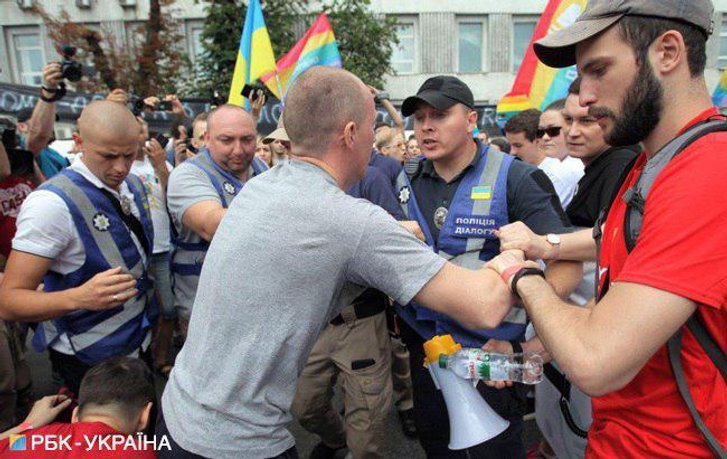 Немає управи на ляльок Авакова?_7