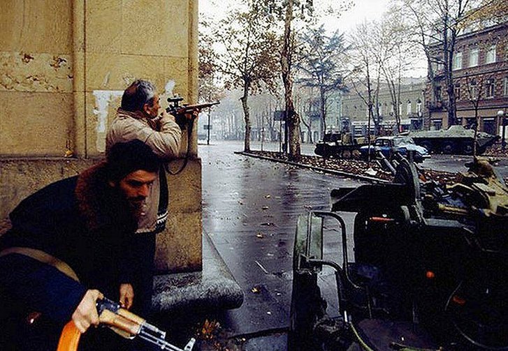 Загін звіадістів у середмісті Тбілісі (1992 рік) Загін звіадістів у середмісті Тбілісі (1992 рік)