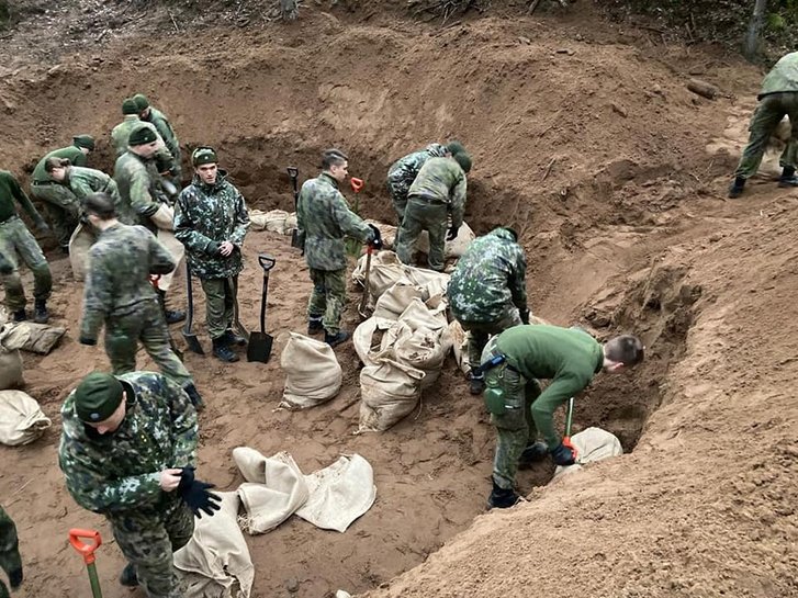 Армія Фінляндії проводить навчання на кордоні з РФ_1
