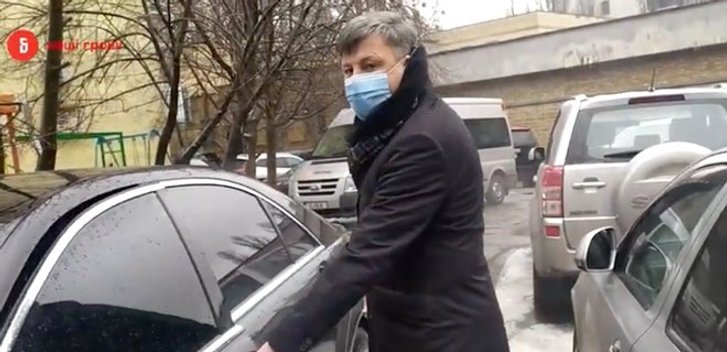 Час від часу Павлюка запрошують на важливі наради до президента, з ним радяться та чують його думку Час від часу Павлюка запрошують на важливі наради до президента, з ним радяться та чують його думку