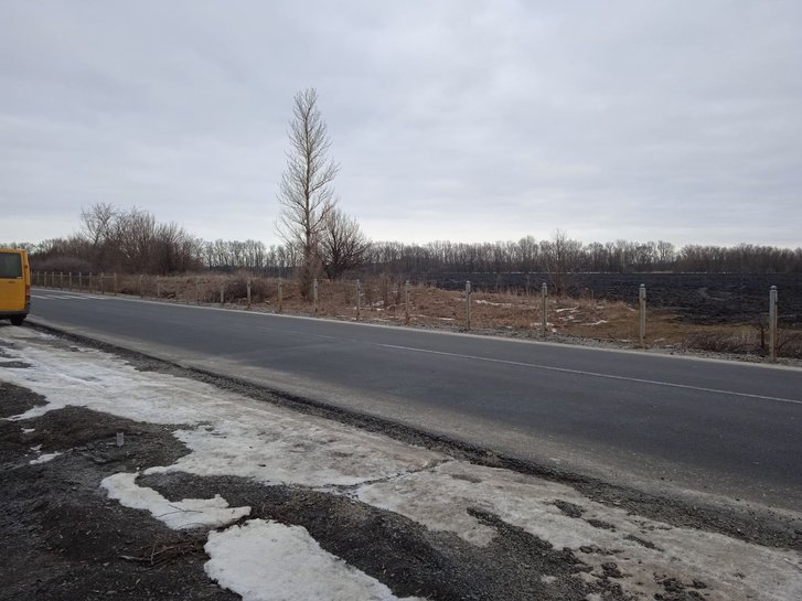 Уздовж дороги на Полтавщині вкрали 42 метри огорожі та знаки_1