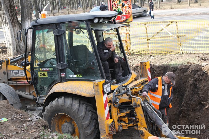 Біля місця загибелі двірнички в Полтаві замінять 200 м трубопроводу_5