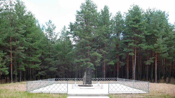 У Малій Перещепині зруйнували пам’ятник на могилі хана Кубрата_2