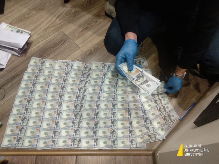 НАБУ затримало на хабарі у 100 тисяч доларів брата голови Окружного адмінсуду Вовка (Оновлюється)_1