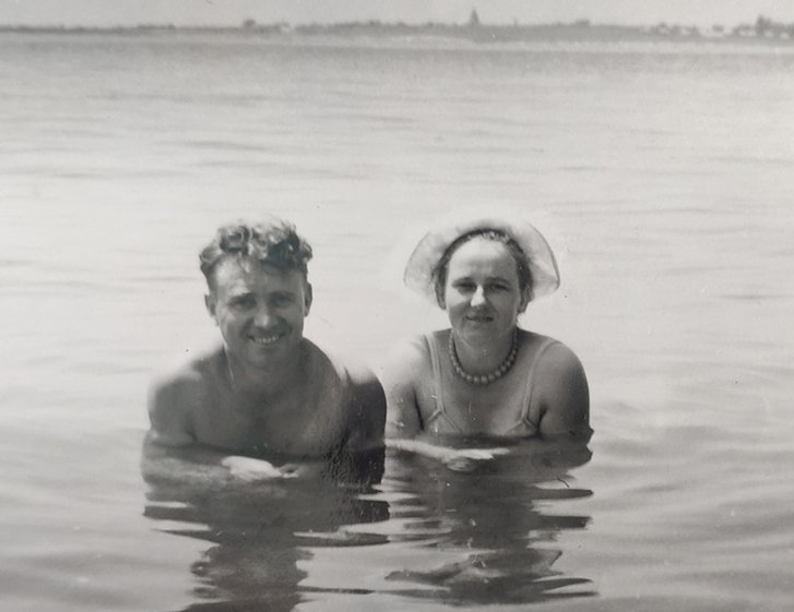 На відпочинку з дружиною. Геленджик 1961 р. На відпочинку з дружиною. Геленджик 1961 р.