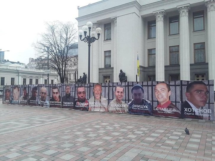 Зеленський забув що у полоні російських терористів перебувають кілька сотень громадян України._1