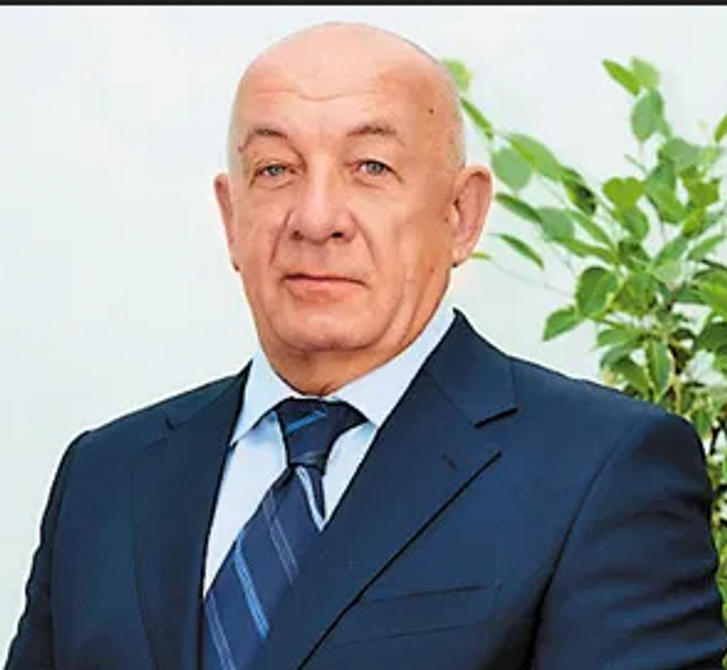 Колишній голова ТСОУ Віктор Миколайович Тімченко, який примудрився вкрасти навіть будівлю Центрального комітету республіканської філії ДТСААФ Колишній голова ТСОУ Віктор Миколайович Тімченко, який примудрився вкрасти навіть будівлю Центрального комітету республіканської філії ДТСААФ
