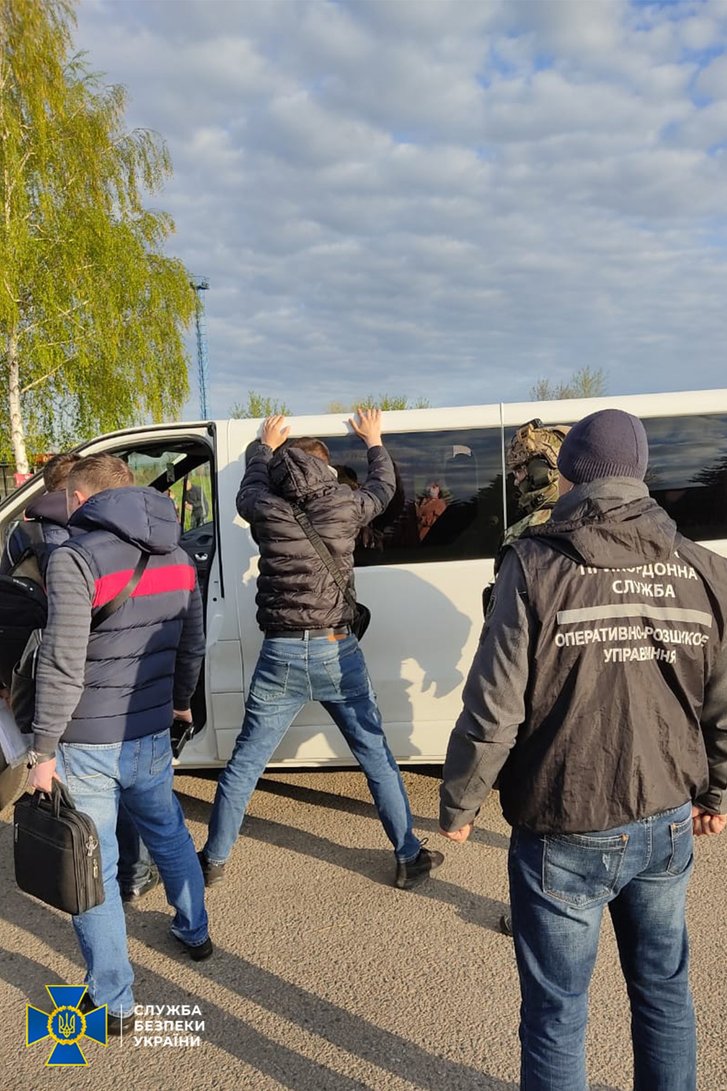 СБУ викрила нелегальних перевізників, які сплачували «податки» бойовикам_1