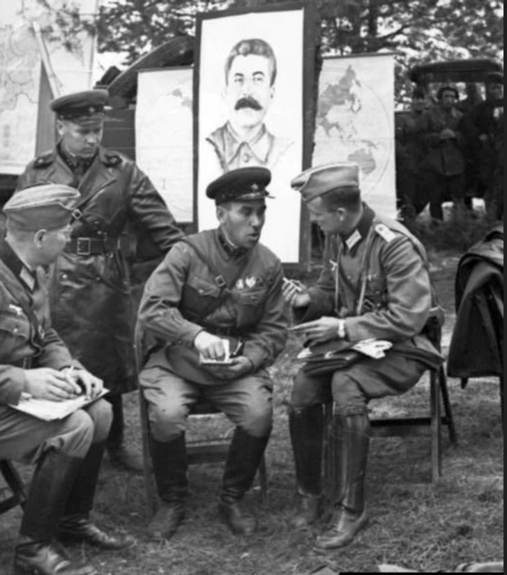 Українцям варто відмовитися від відзначення 9 травня – професор Петро Кралюк_4