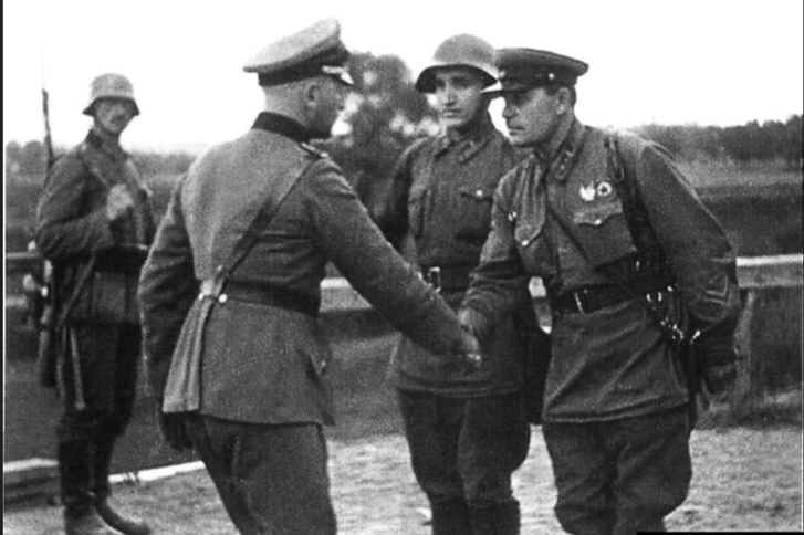Українцям варто відмовитися від відзначення 9 травня – професор Петро Кралюк_5