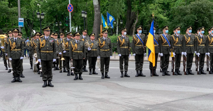 Роздуми під час прощання з генералом Віктором Гвоздем_1