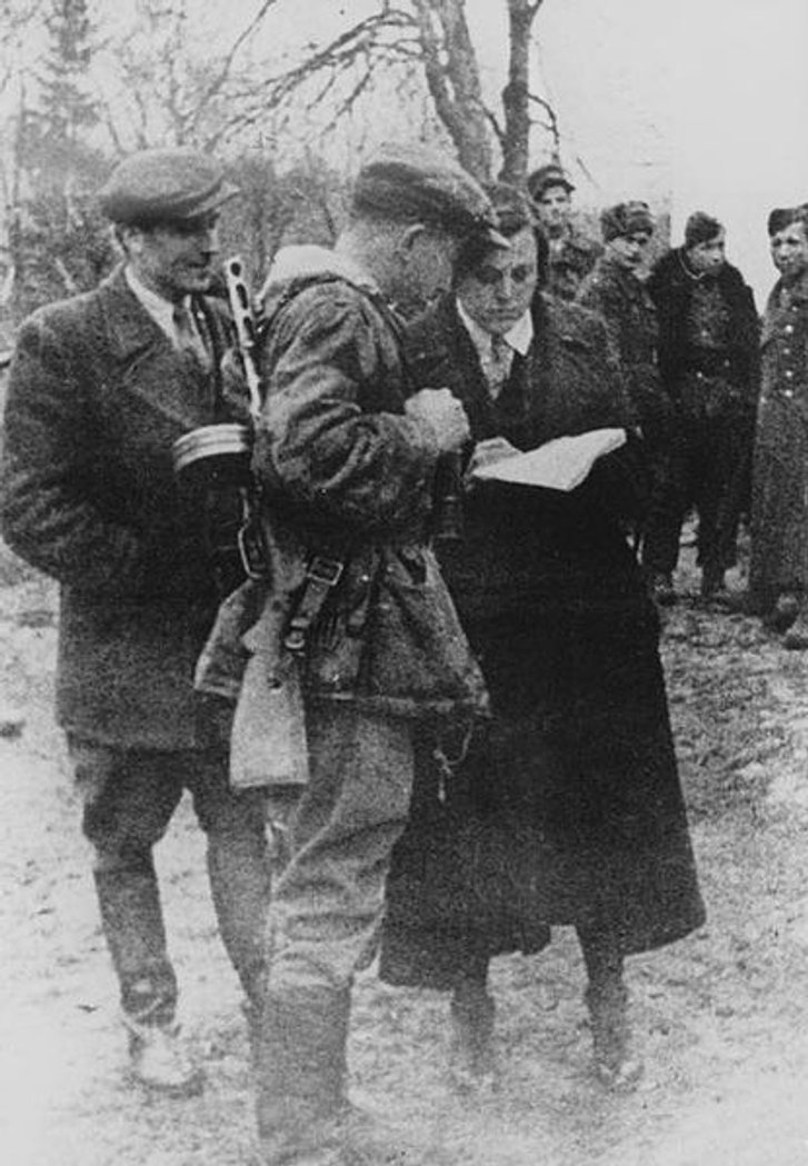 Роман Шухевич із бійцями УПА на Рівненщині, листопад 1943 року