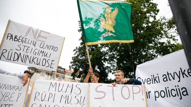Литовські громадяни вимагають від уряду країни депортувати нелеґалів Литовські громадяни вимагають від уряду країни депортувати нелеґалів