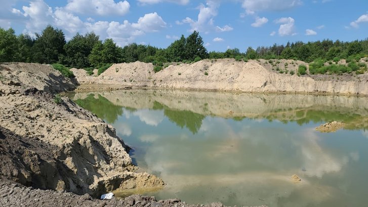 На місці незаконного видобутку в селі Верхоли На місці незаконного видобутку в селі Верхоли