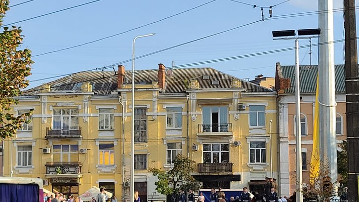 Сквер пам’яті Героїв України на розі вул. Небесної Сотні та вул. Гагаріна в м. Полтава. Сквер пам’яті Героїв України на розі вул. Небесної Сотні та вул. Гагаріна в м. Полтава.
