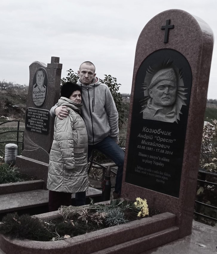 Мама співзасновника Правого сектору Ореста: В політику його привели воїни УПА, а до віри – сусідка_3