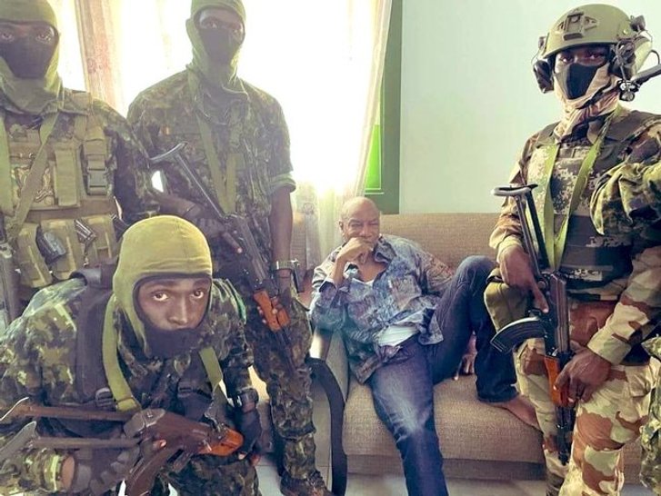 Військові захопили владу у Гвінеї_1