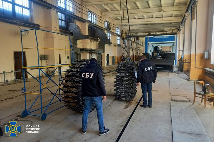 Контррозвідка викрила корупційні схеми при ремонті бронетехніки Укроборонпрому_1