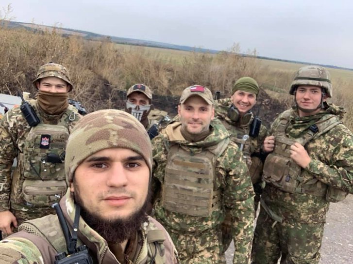 Прифронтова Авдіївка. Війна тривала і дикі акорди руйнації не давали місту супокою_1