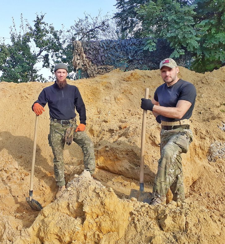 Прифронтова Авдіївка. Війна тривала і дикі акорди руйнації не давали місту супокою_2
