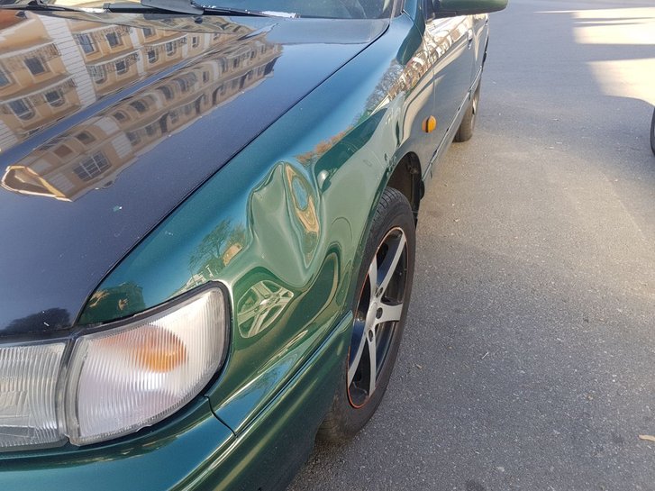 Пошкоджена автівка Георгія Стефановича Пошкоджена автівка Георгія Стефановича