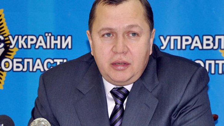 Едуард Вікторович Федосов, екс-начальник Полтавської міліції в 2011-2014 рр., з донецьких, люстрований, нині пенсіонер-киянин, один з організаторів майбутнього державного перевороту у наступну середу. Едуард Вікторович Федосов, екс-начальник Полтавської міліції в 2011-2014 рр., з донецьких, люстрований, нині пенсіонер-киянин, один з організаторів майбутнього державного перевороту у наступну середу.