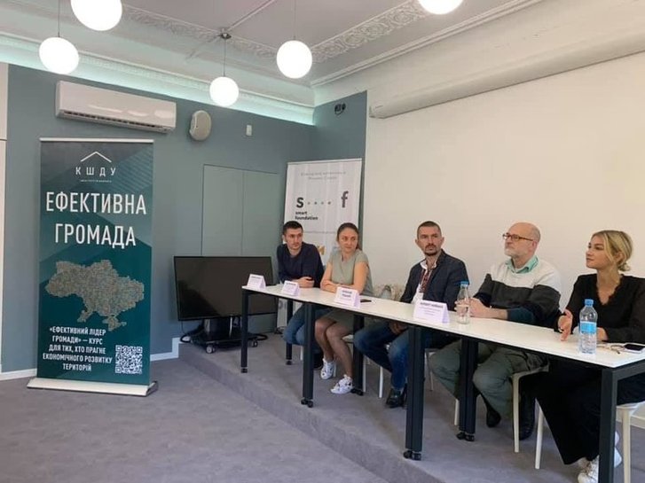Україні потрібні активні люди на рівні громади, а не
