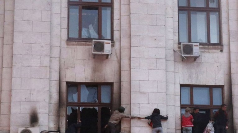 У Краматорську повним ходом йдуть бої - в місті гудуть сирени і чути постріли