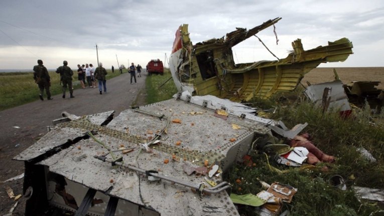 На місці падіння Боїнга-777 знайшли тіла 272 загиблих