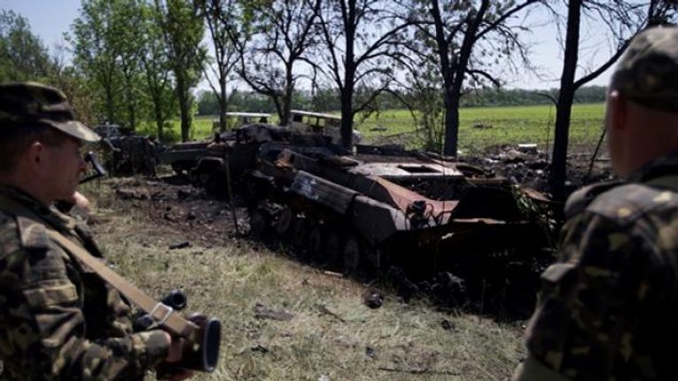 Російсько-терористичні війська не припиняють спроб штурмувати донецький аеропорт