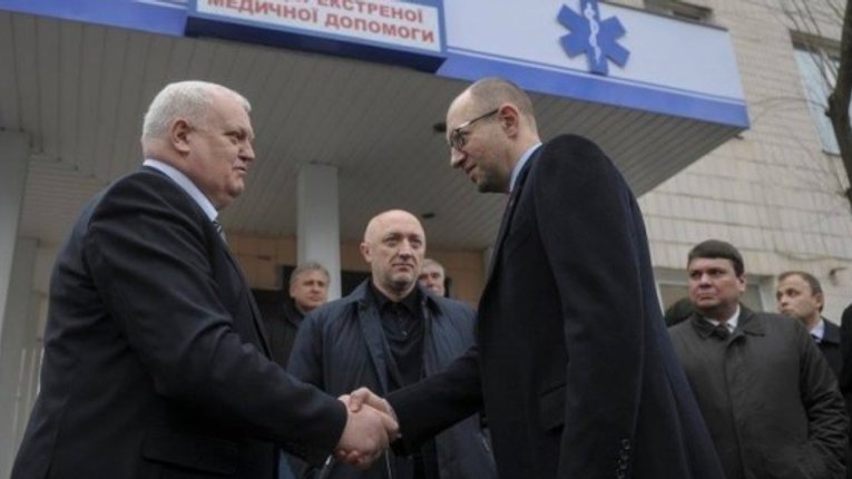 Пріоритети від «Народного Фронту» Яценюка — Україна вільна від українців