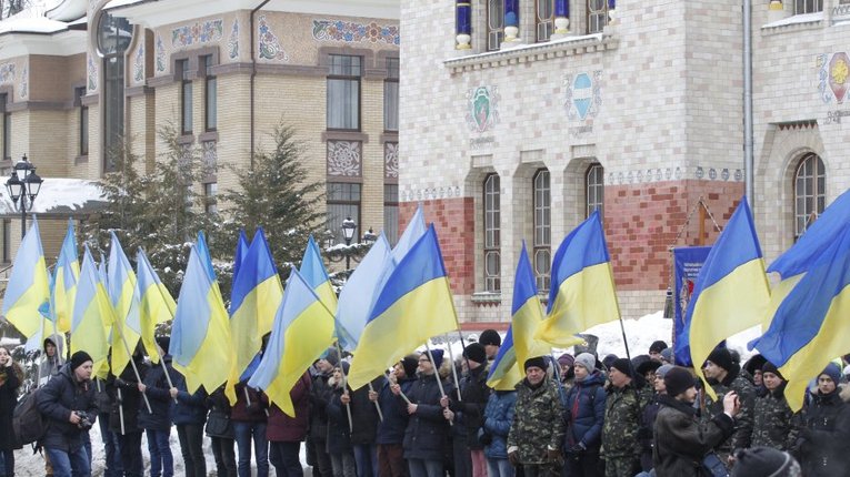 Полтавці відзначили День Соборності покладанням квітів Шевченку