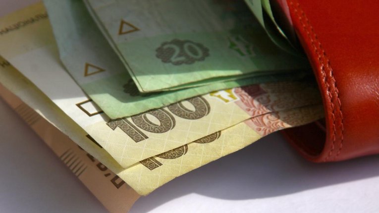 Жителі Миргороду та Горішніх Плавнів заробляють найбільше на Полтавщині